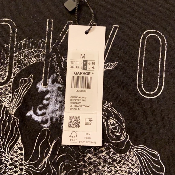 Black semi-cropped graphic tee from Garage. - Picture 2 of 3